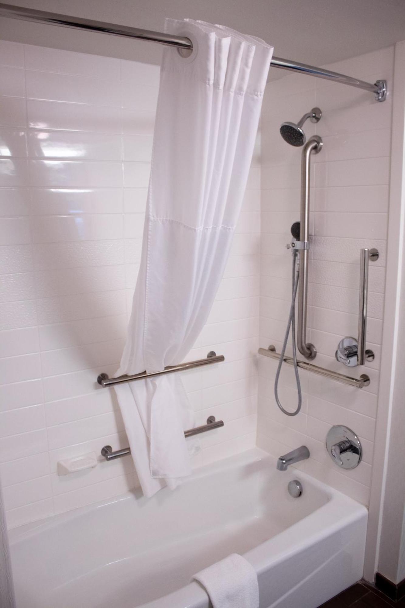 Hampton Inn & Suites Big Rapids, Mi מראה חיצוני תמונה